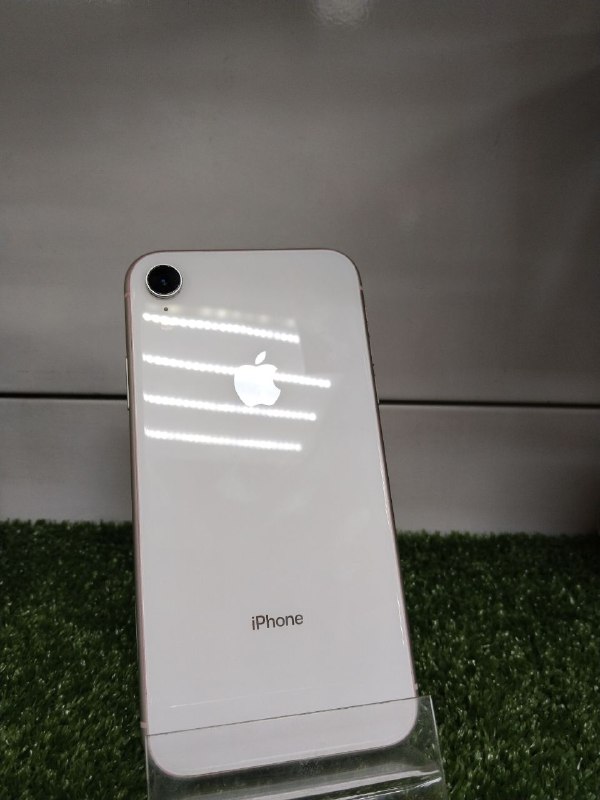 Мобильный телефон Apple iPhone XR