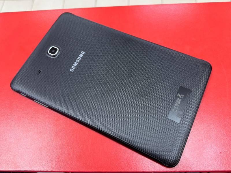 Планшет Samsung Galaxy Tab E 9.6 SM-T561