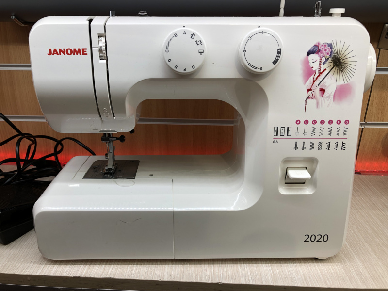 Швейная машина Janome janome 2020
