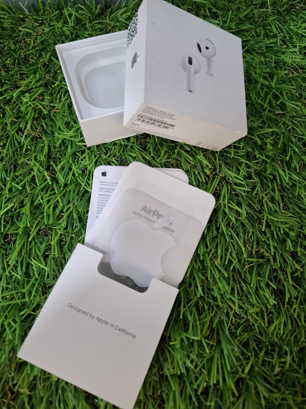 Наушники Apple AirPods 4